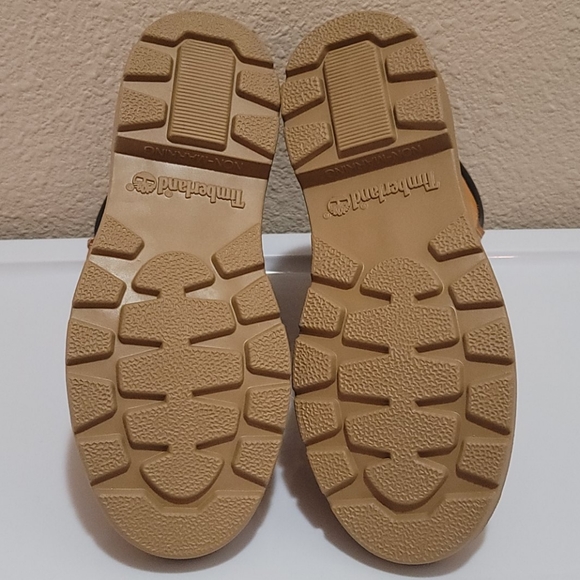 NWOB Kids 6" Timberland Classic Boots - Picture 11 of 12